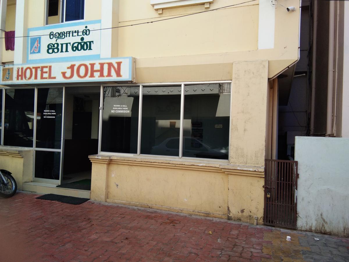 Hotel John Kanjakumari Kültér fotó