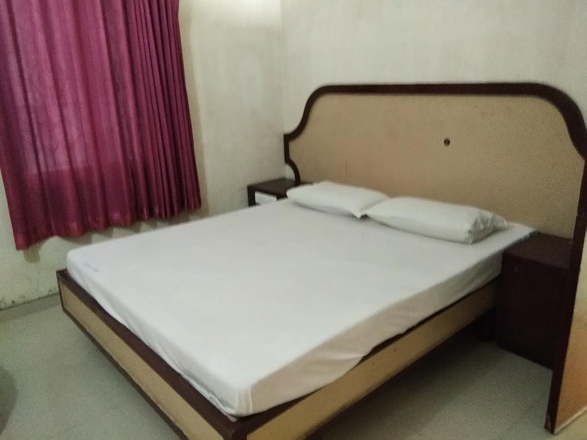 Hotel John Kanjakumari Kültér fotó