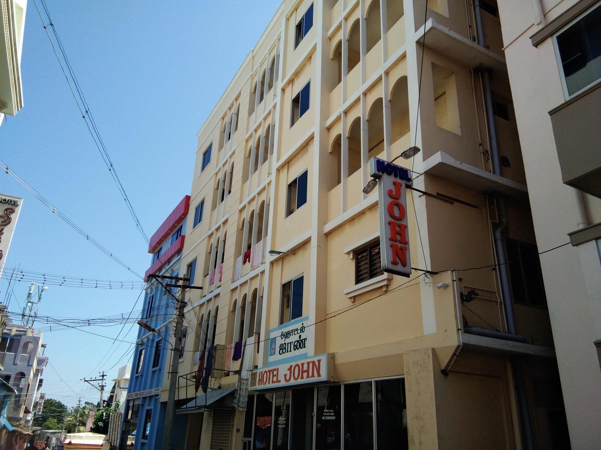 Hotel John Kanjakumari Kültér fotó