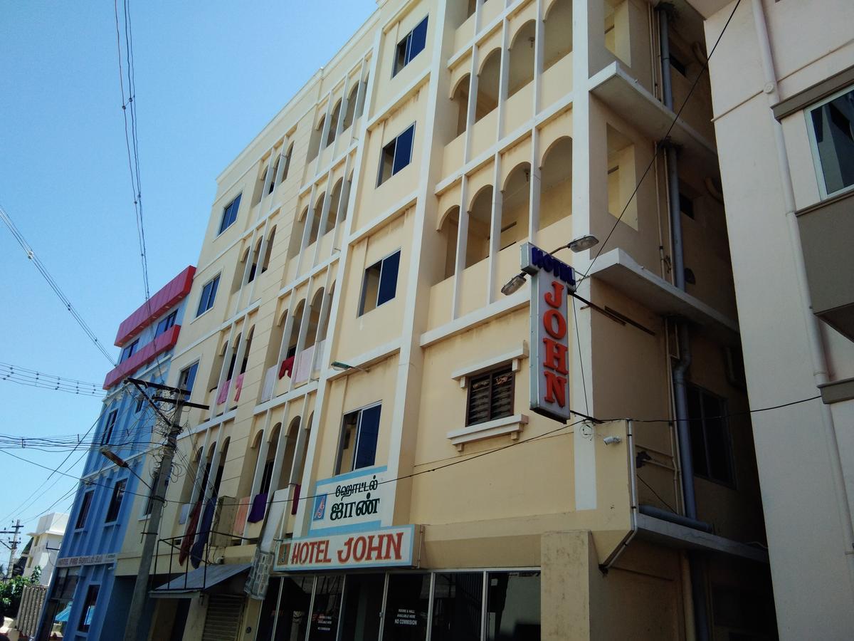 Hotel John Kanjakumari Kültér fotó