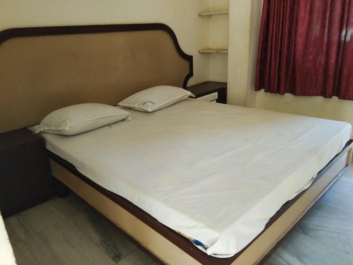 Hotel John Kanjakumari Kültér fotó